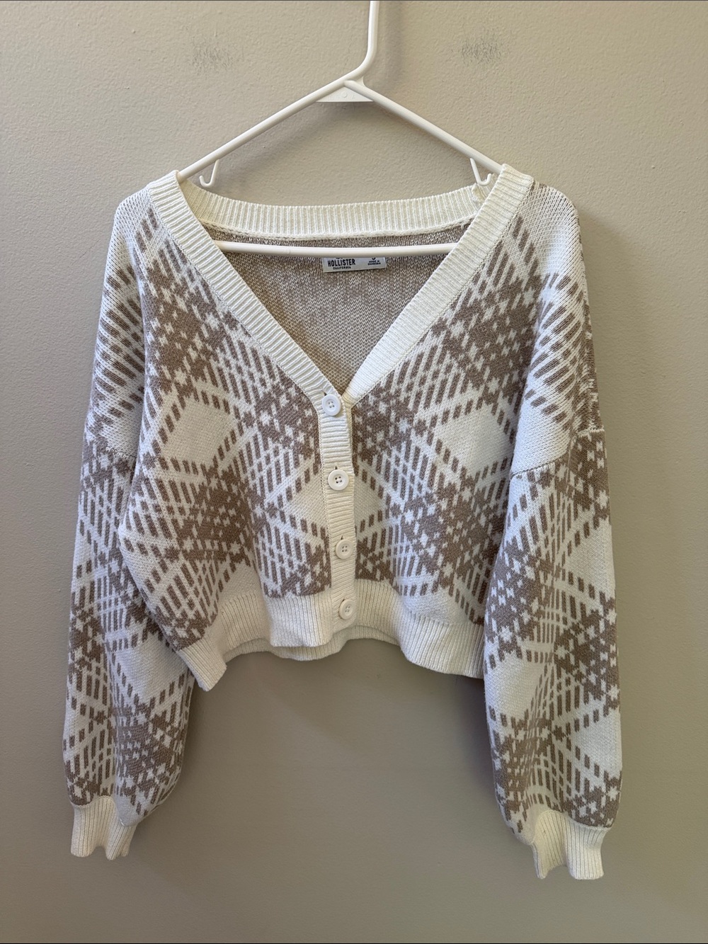 Hollister Ivory & Taupe Argyle Cropped Cardigan